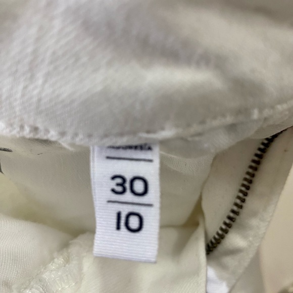 LOFT white denim with double fray detail at the hem. Size 10 - Picture 6 of 6